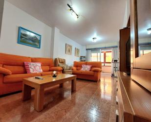 Sala d'estar de Apartament en venda en Águilas amb Aire condicionat i Terrassa