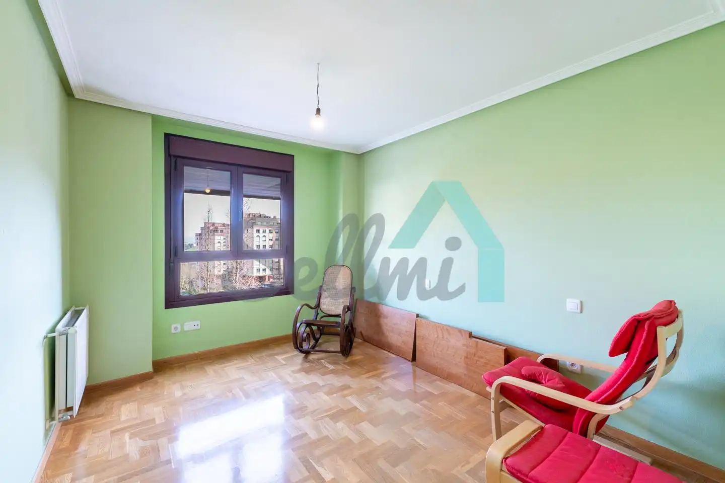 Habitación de Piso en venta en Oviedo  con Calefacción, Parquet y Trastero