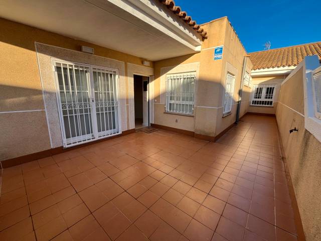 Casa-chalet en Alquiler en Calle Varales en Santa Ana