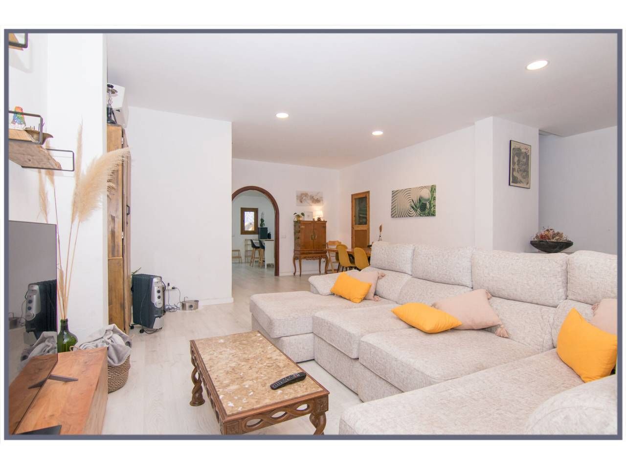 Living room of House or chalet for sale in Llubí  with Air Conditioner, Private garden and Terrace