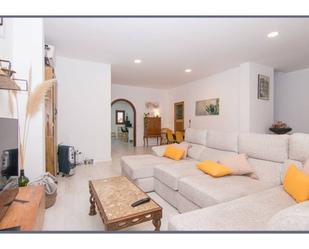 Sala d'estar de Casa o xalet en venda en Llubí amb Aire condicionat, Jardí privat i Terrassa