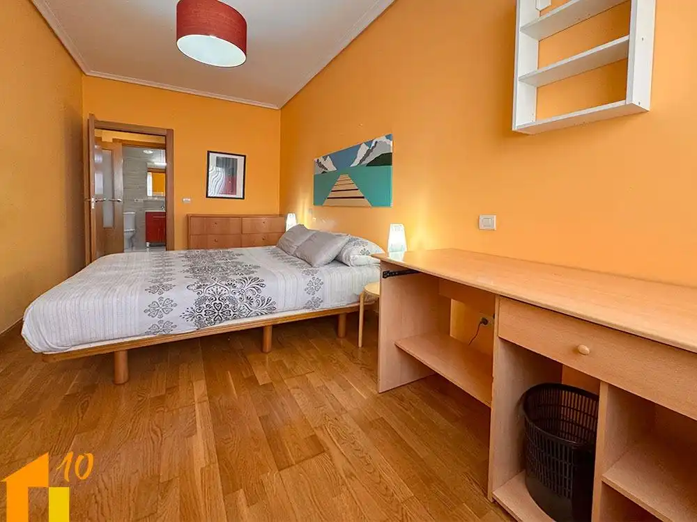 Schlafzimmer von Wohnungen zum Verkauf in Burgos mit Heizung, Abstellraum und Möbliert