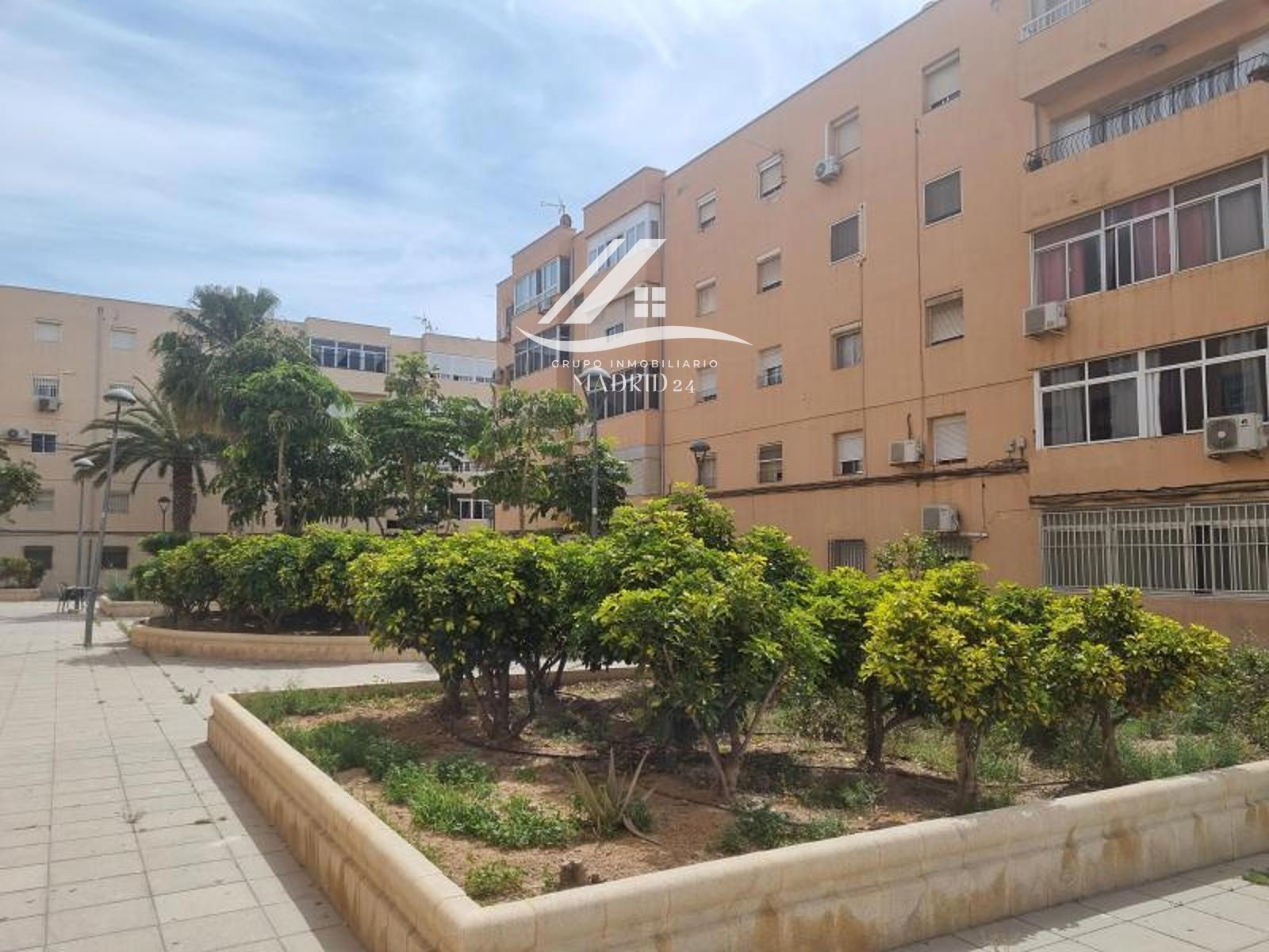 Exterior view of Flat for sale in  Almería Capital  with Terrace and Storage room