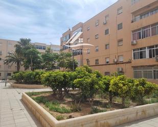 Vista exterior de Pis en venda en  Almería Capital amb Terrassa i Traster