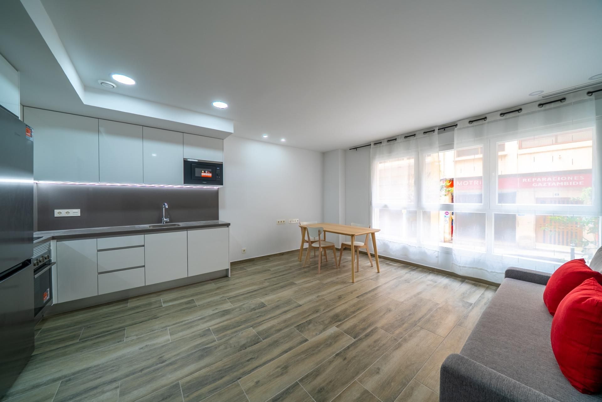 Cuina de Apartament de lloguer en Alicante / Alacant amb Aire condicionat i Calefacció