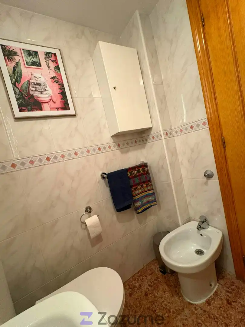 Baño de Piso de alquiler en Torrevieja con Aire acondicionado, Calefacción y Piscina