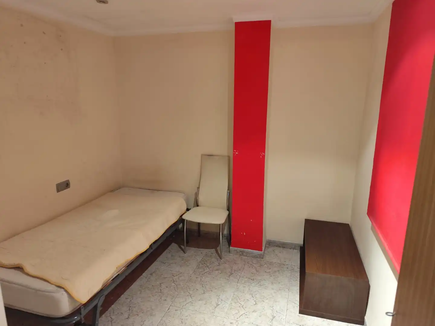 Schlafzimmer von Wohnung zum Verkauf in Alzira mit Ofen, Waschmaschine und Mikrowelle