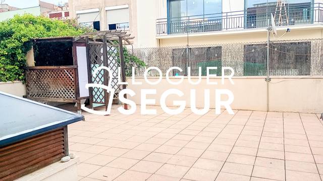 Piso en Alquiler en Escolapis en Centre Vila