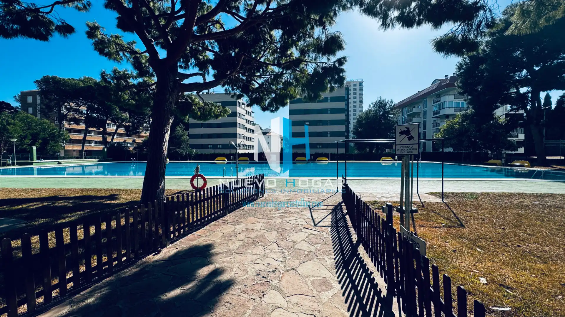 Piscina de Apartamento en venta en Benicasim / Benicàssim con Terraza, Amueblado y Lavadora