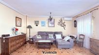 Sala d'estar de Casa adosada en venda en Fuenlabrada amb Calefacció, Jardí privat i Terrassa