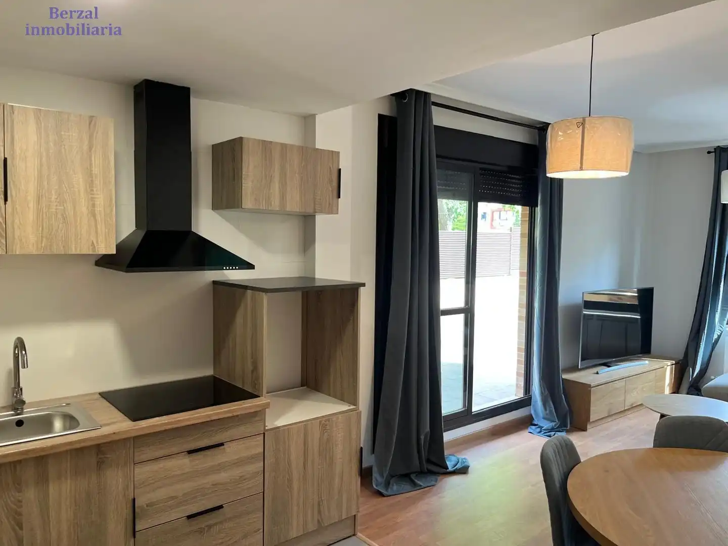 Küche von Erdgeschoss zum Verkauf in Lardero mit Heizung, Privatgarten und Gemeinschaftspool