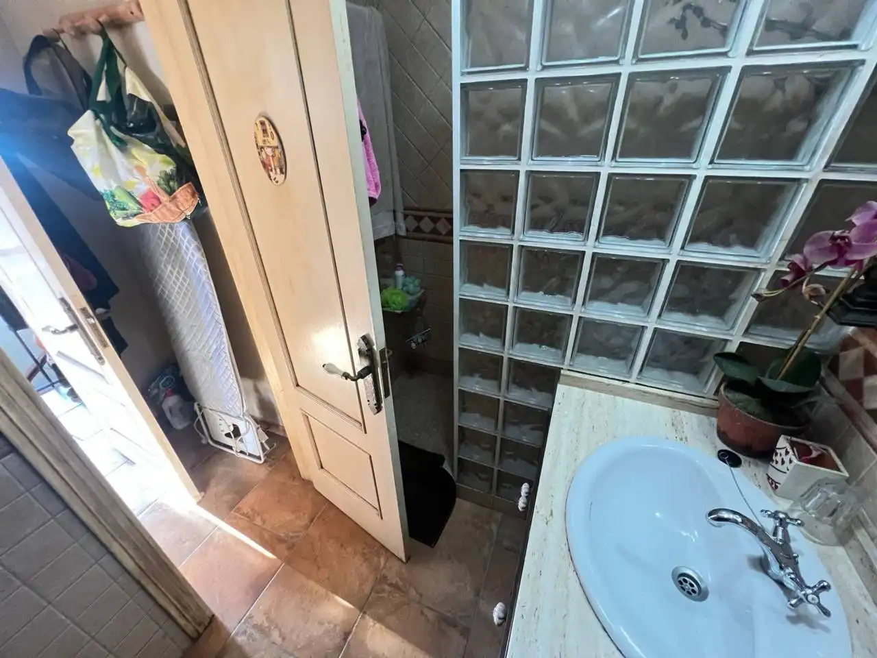 Bany de Casa adosada en venda en Estepona amb Jardí privat, Terrassa i Moblat