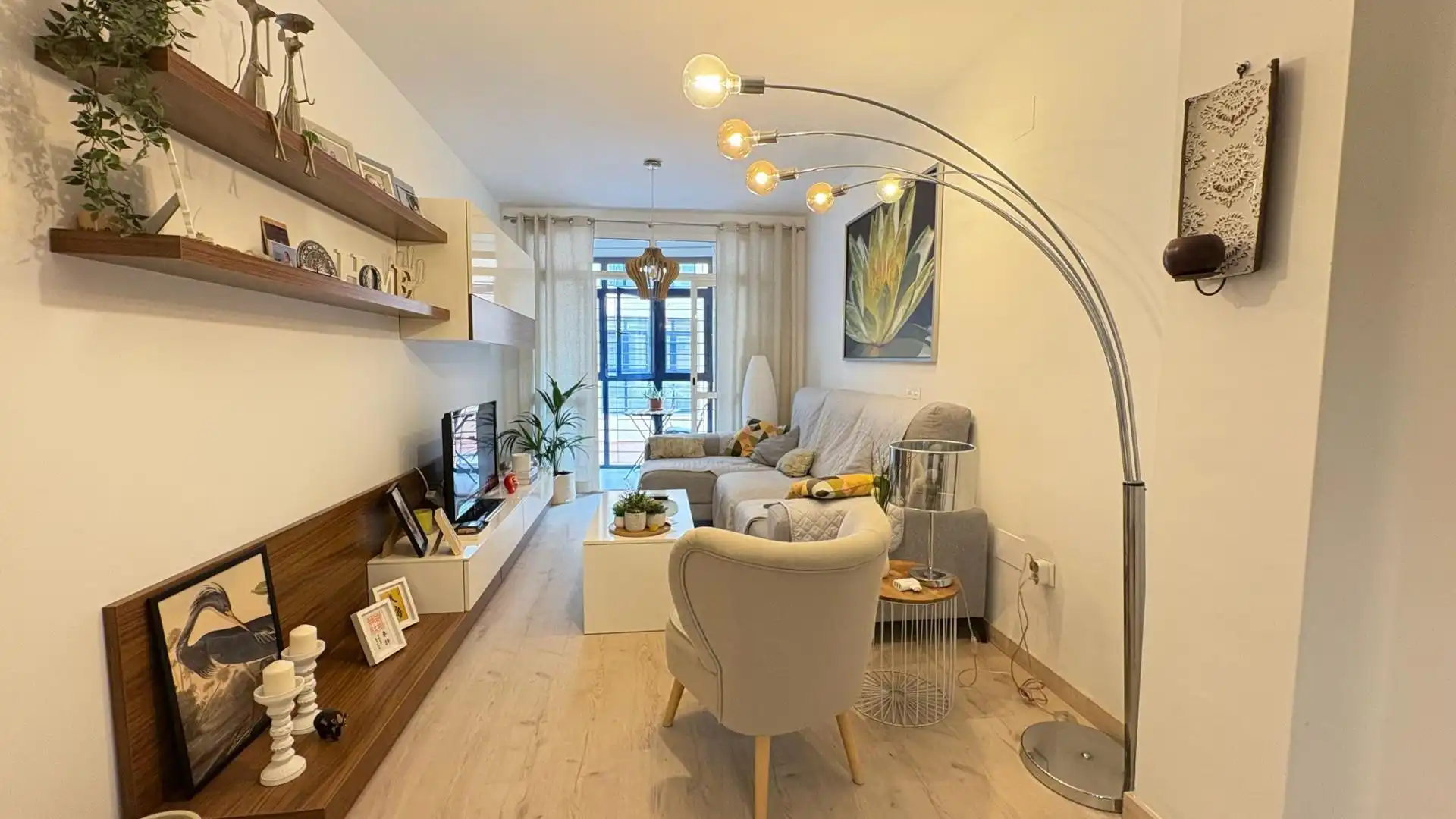 Sala de estar de Piso en venta en Torremolinos con Aire acondicionado, Balcón y Piscina comunitaria