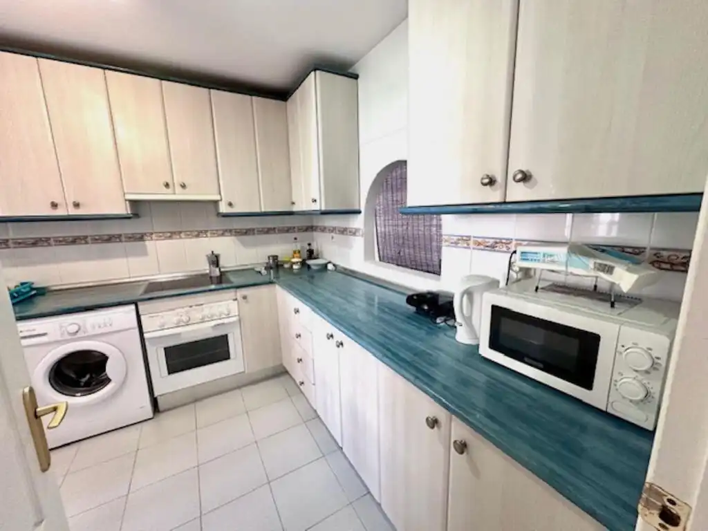 Küche von Wohnung zum Verkauf in Estepona mit Klimaanlage und Möbliert