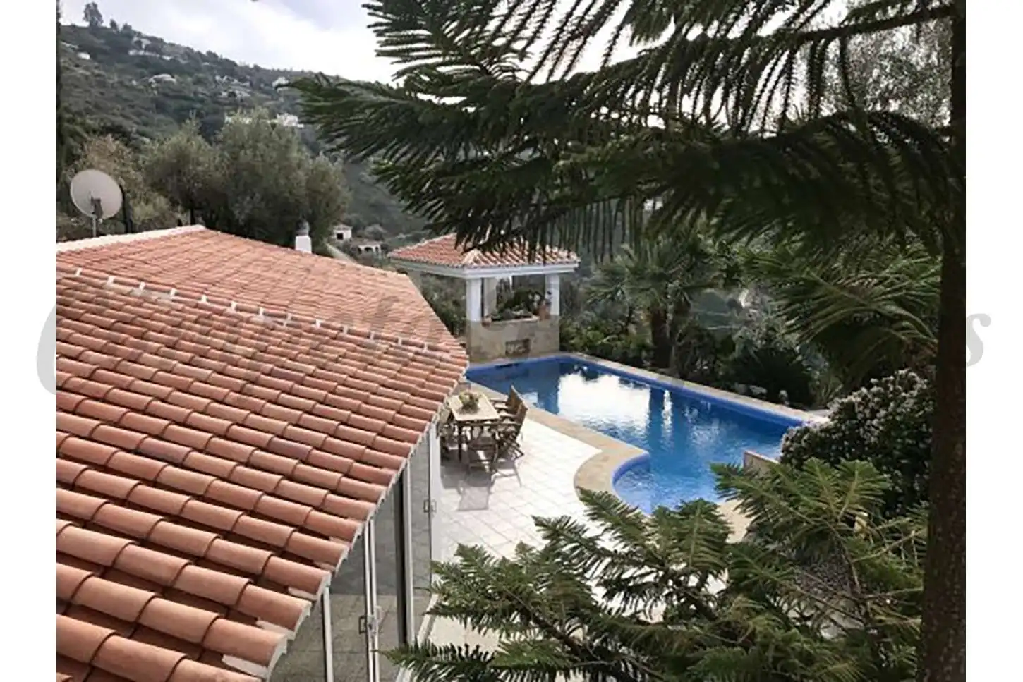 Casa con piscina en venta en Sayalonga, imagen 2