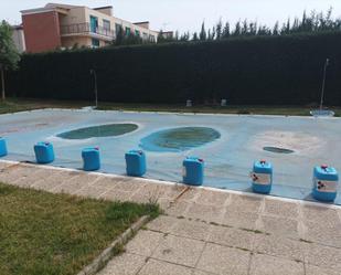 Piscina de Pis en venda en  Granada Capital amb Aire condicionat i Terrassa