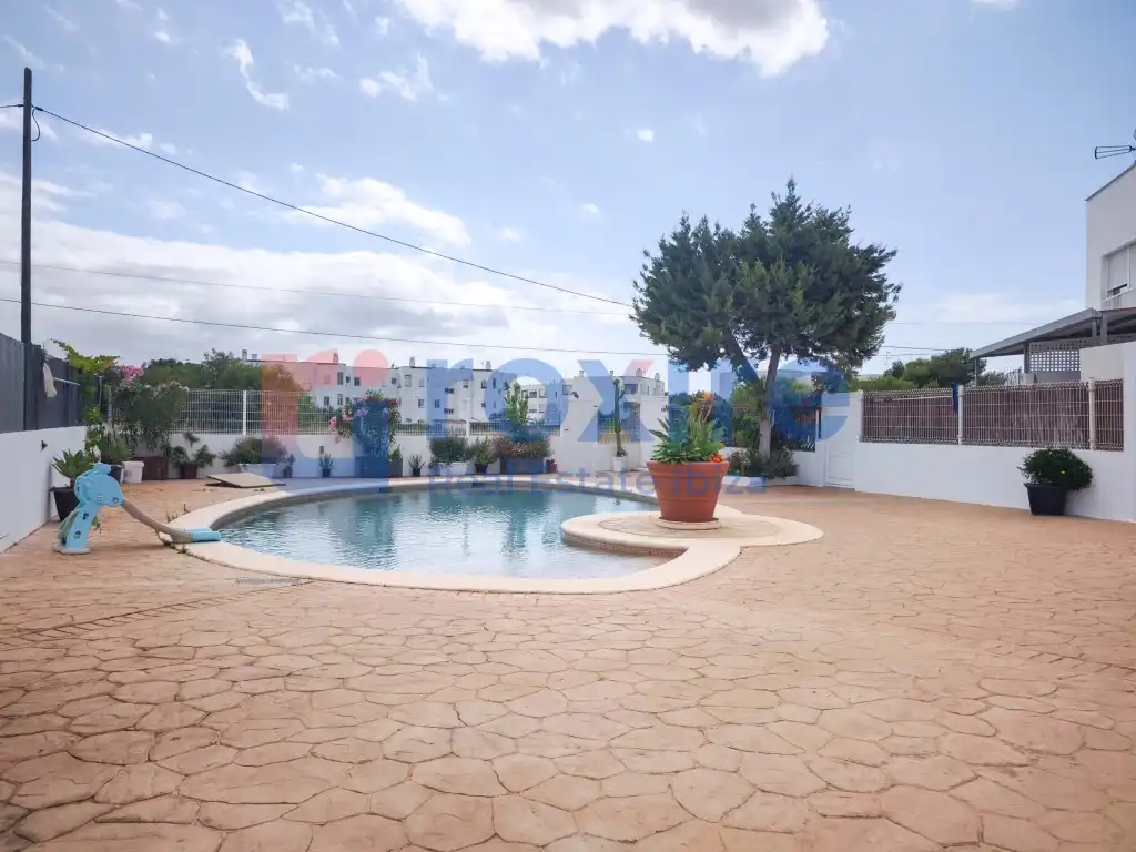 Schwimmbecken von Maisonette zur Miete in Sant Josep de sa Talaia mit Klimaanlage, Terrasse und Möbliert