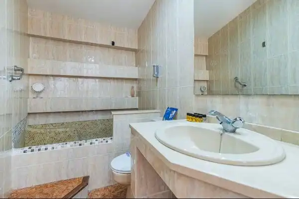 Baño de Piso en venta en Vega de San Mateo con Terraza, Trastero y Amueblado