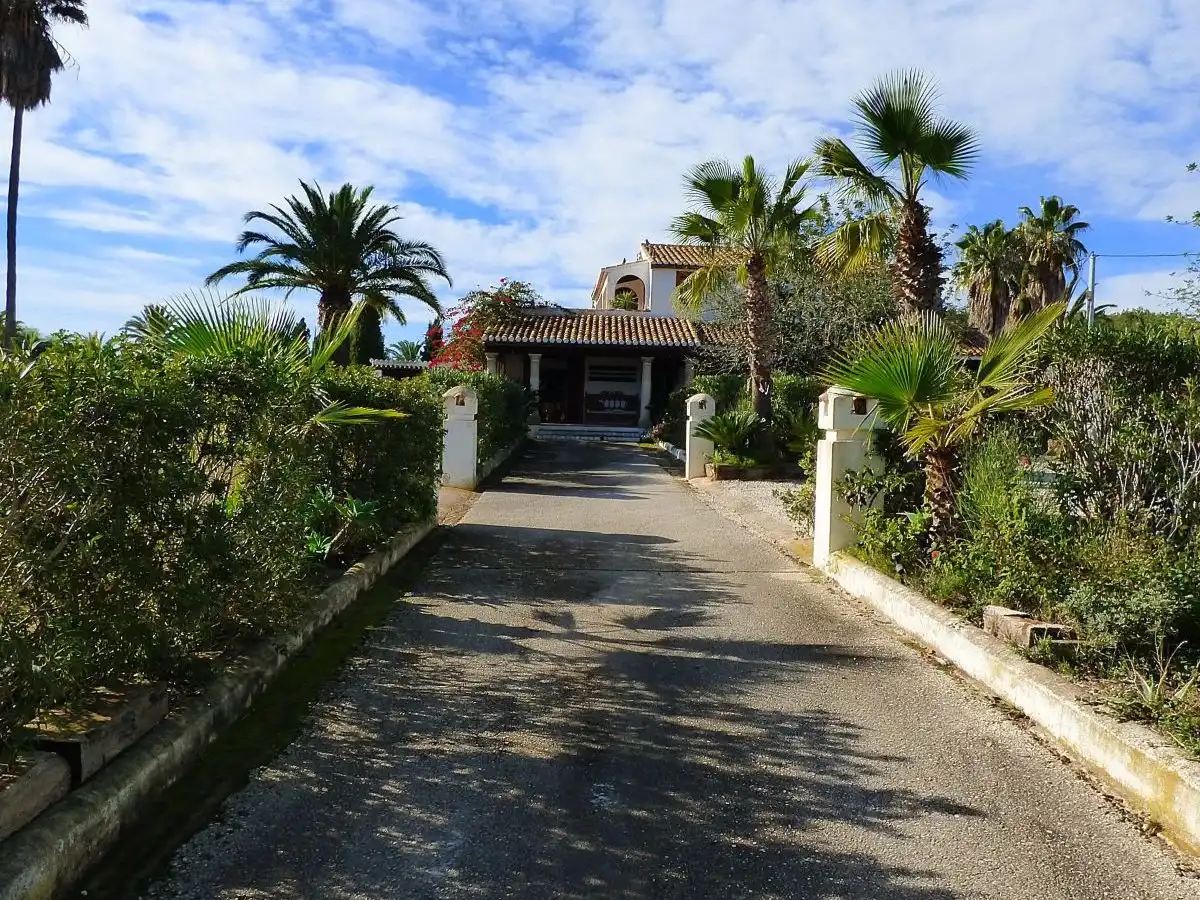 Casa rústica amb jardí en venda a Carrer Lago Aral 73, imagen 7