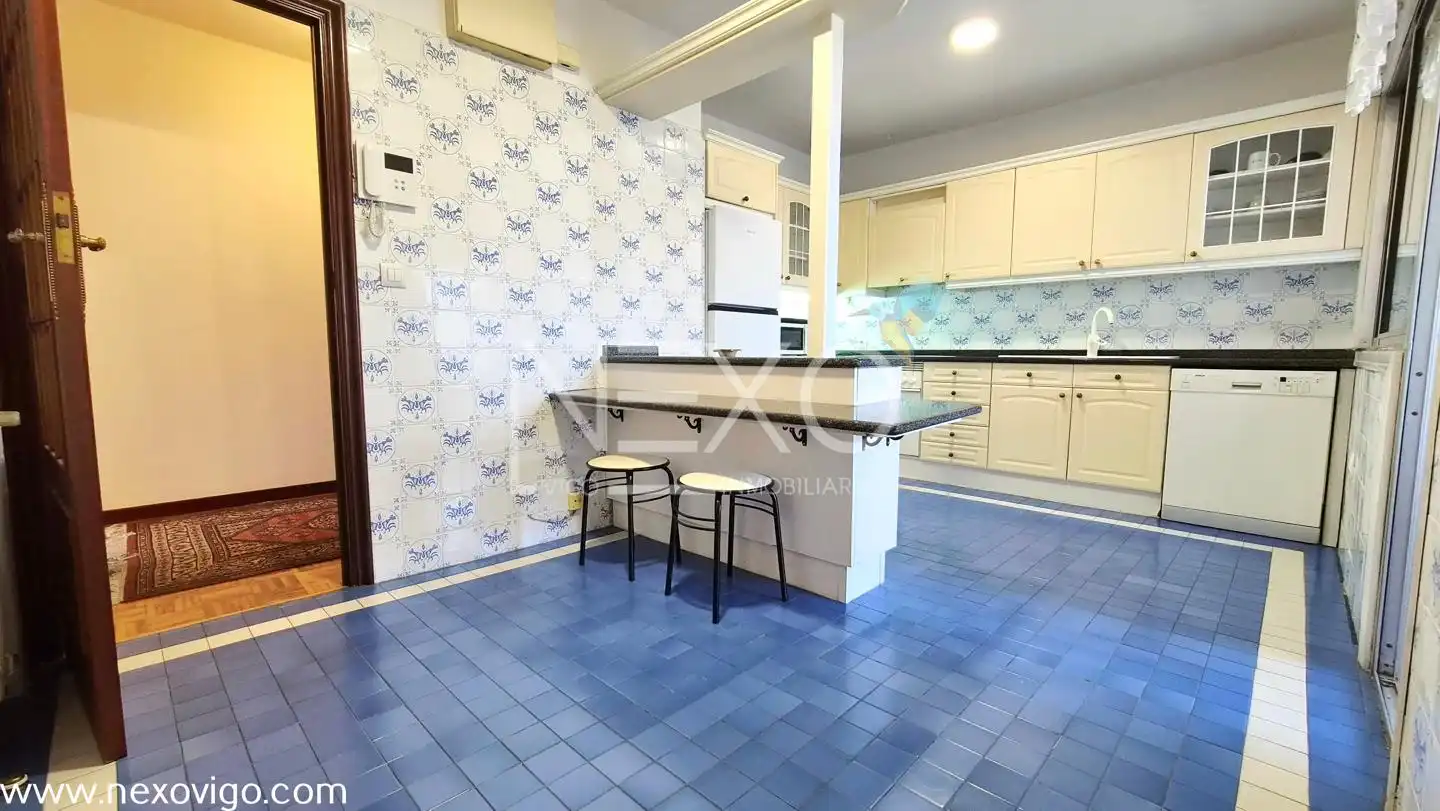 Kitchen of Flat for sale in Vigo   with Heating, Parquet flooring and Terrace