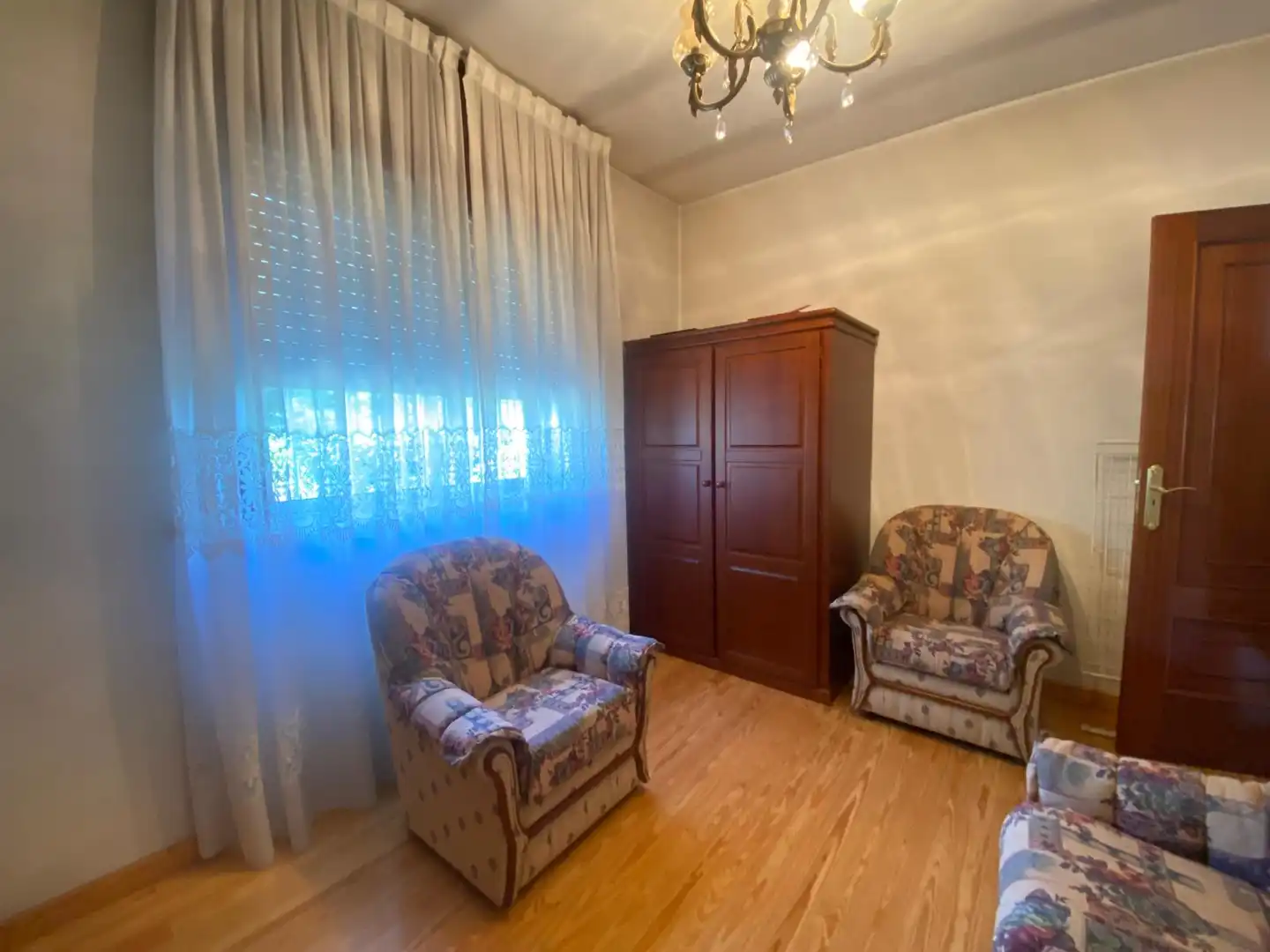 Dormitori de Casa o xalet en venda en O Carballiño   amb Jardí privat, Parquet i Moblat