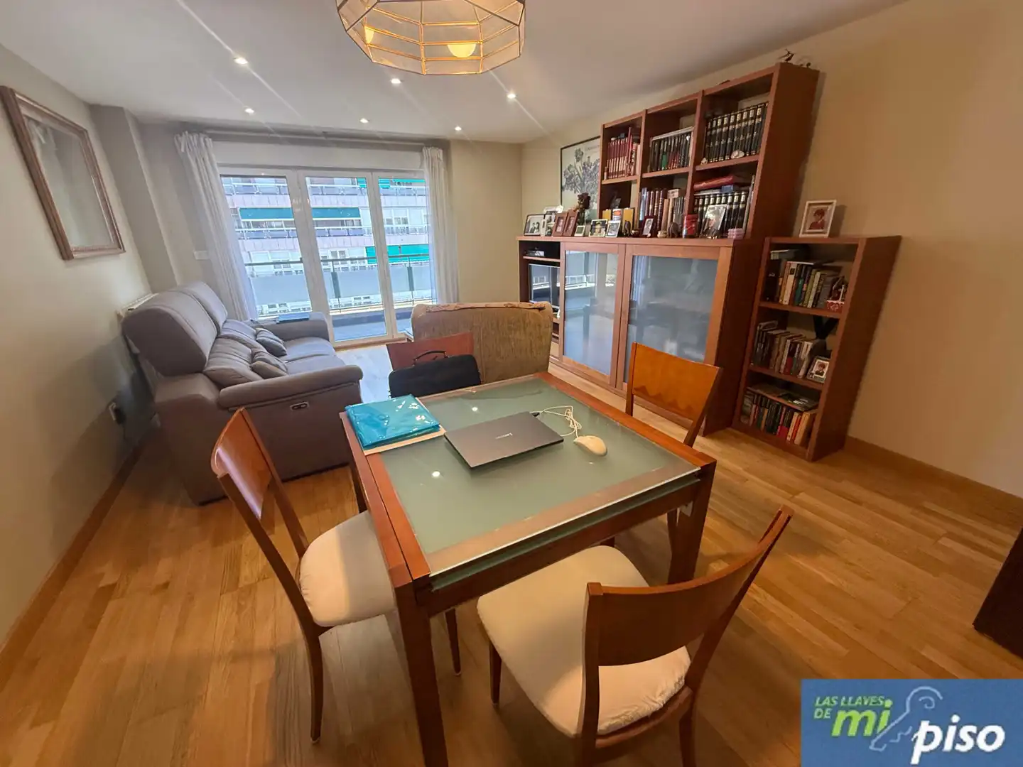 Sala de estar de Piso en venta en Valladolid con Calefacción, Parquet y Terraza