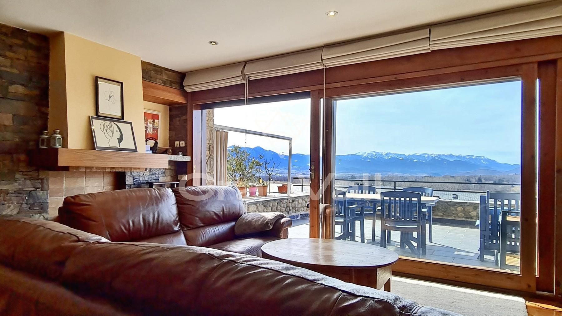 Sala de estar de Casa adosada en venta en Puigcerdà con Calefacción, Terraza y Trastero