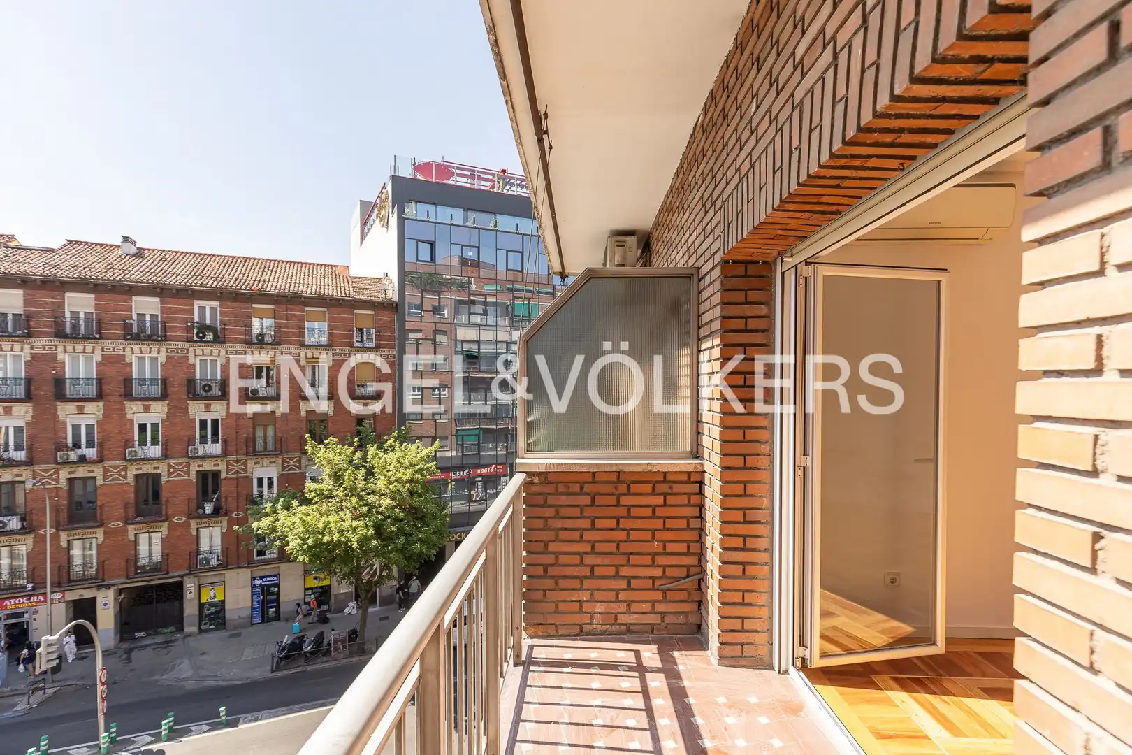 Balcony of Flat for rent in Madrid  with Air Conditioner, Heating and Parquet flooring