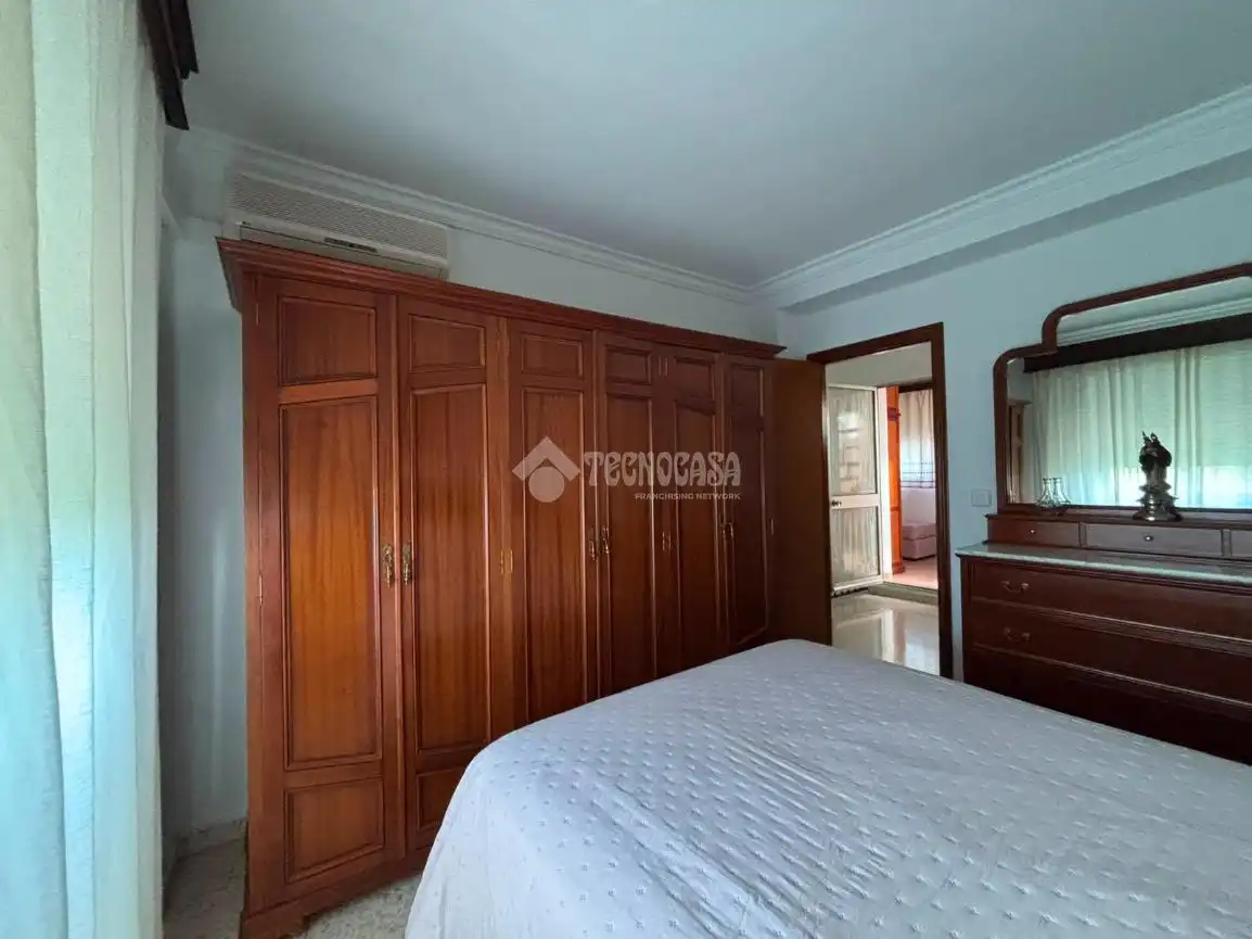 Habitación de Casa adosada en venta en Écija
