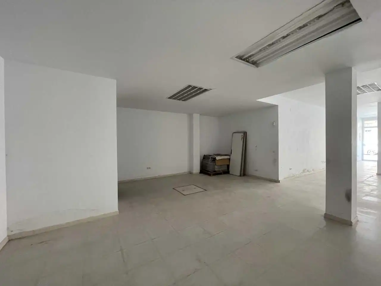 Local comercial en venta en Avenida Primero de Mayo 141, imagen 10