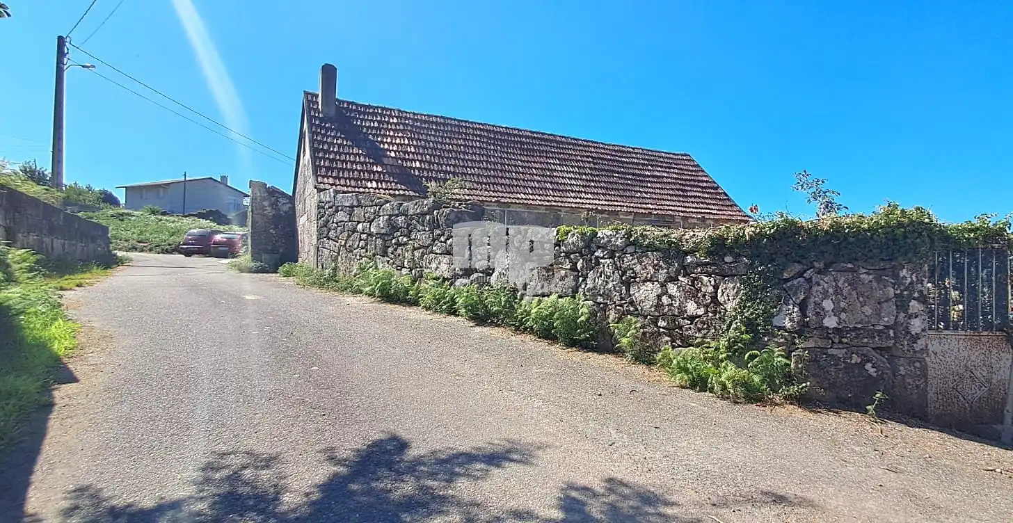 Casa rústica amb jardí en venda a Lugar Cima Da Vila 6, imagen 2