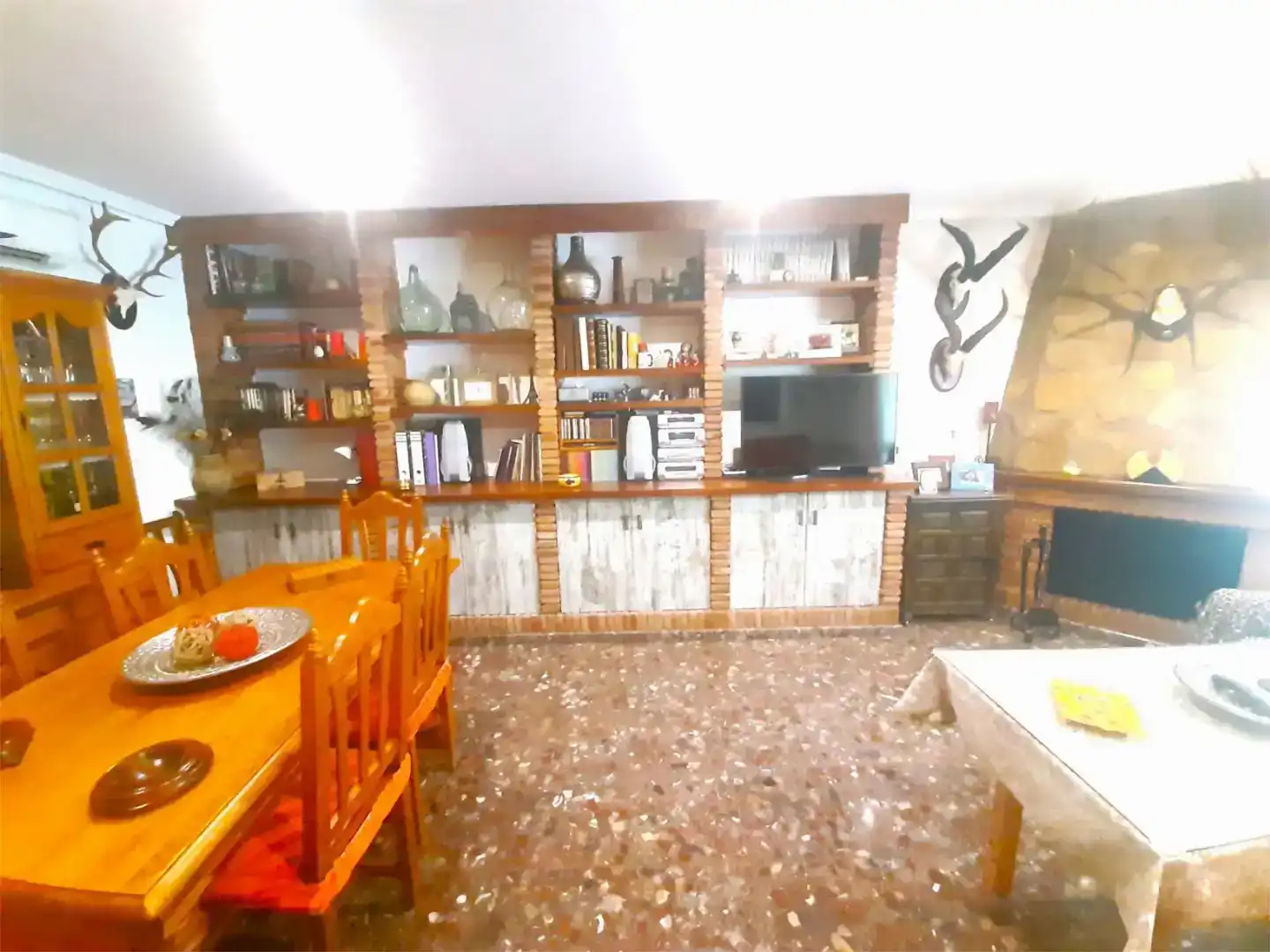 Sala d'estar de Casa adosada en venda en Cazorla amb Aire condicionat i Balcó