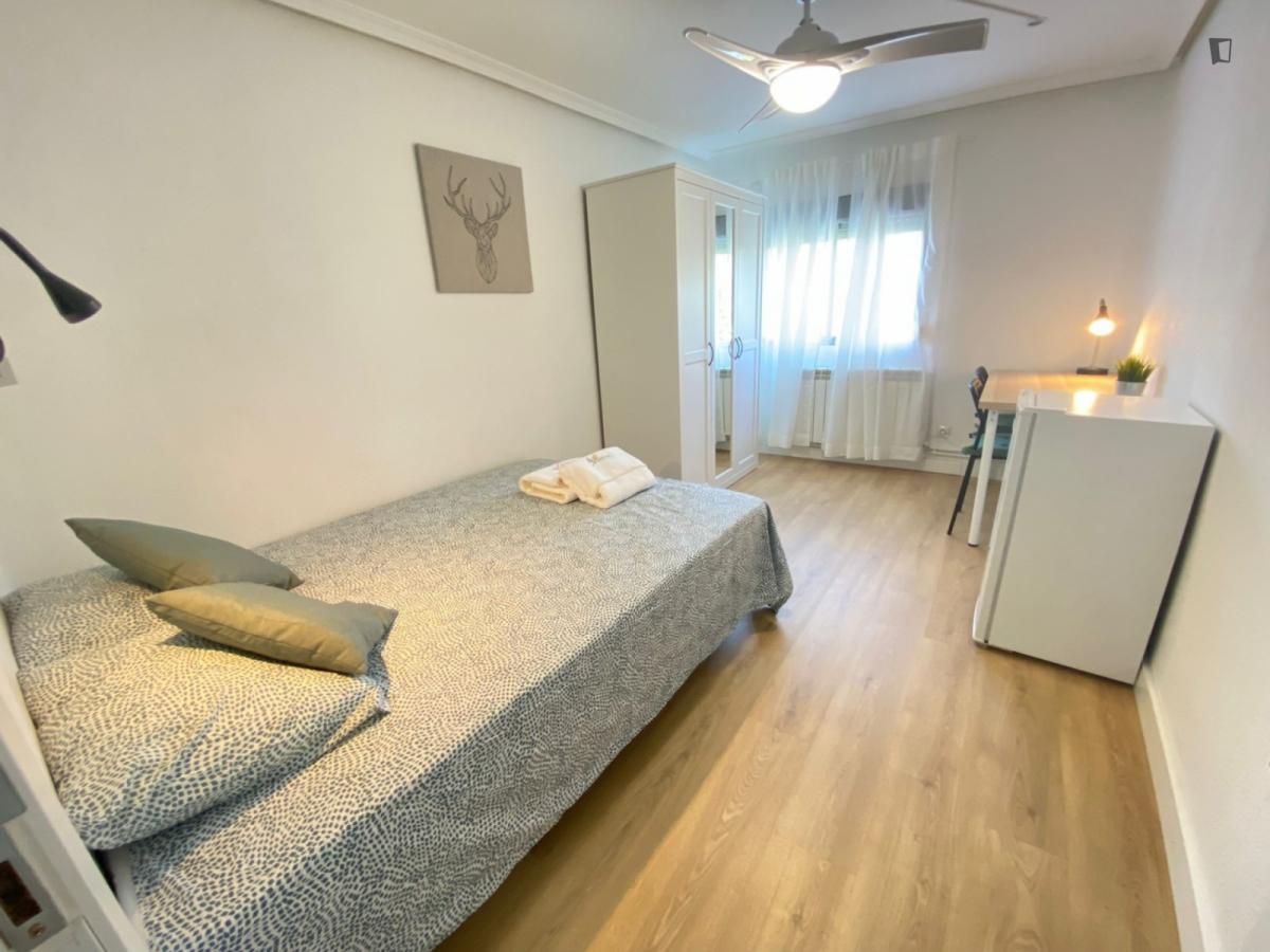 Apartment to share in Palomeras Sureste