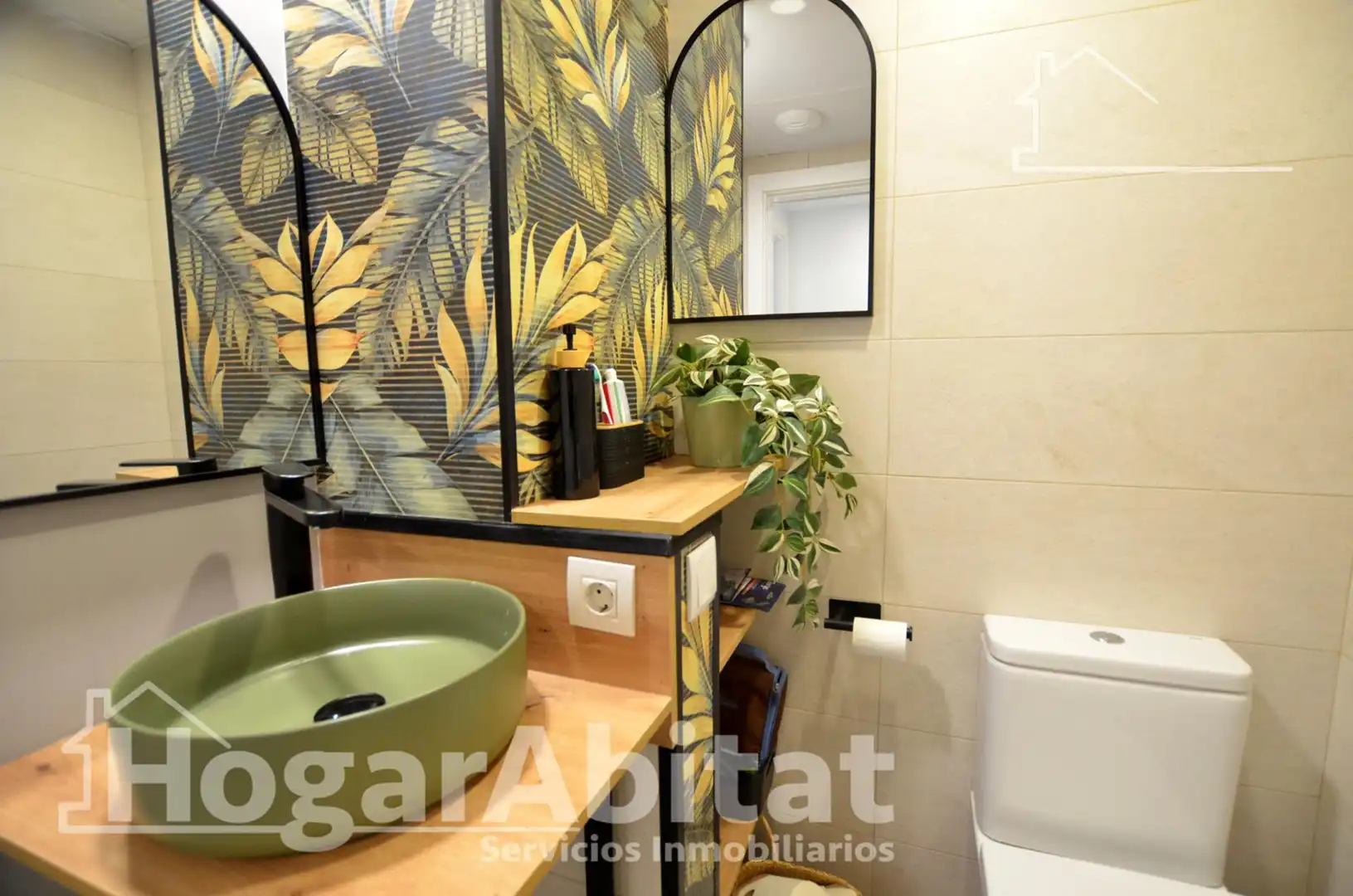 Baño de Piso en venta en Alicante / Alacant con Aire acondicionado, Calefacción y Jardín privado