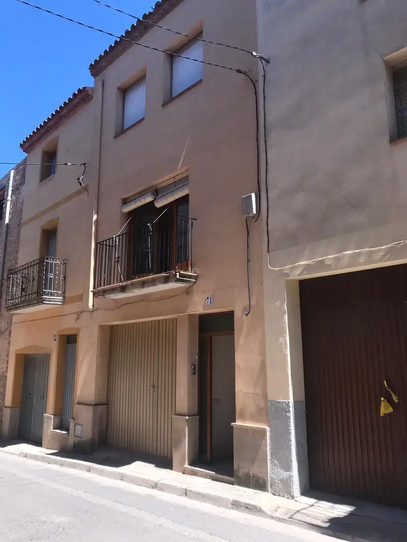 Vista exterior de Casa o xalet en venda en Cervià de Les Garrigues amb Calefacció, Jardí privat i Balcó