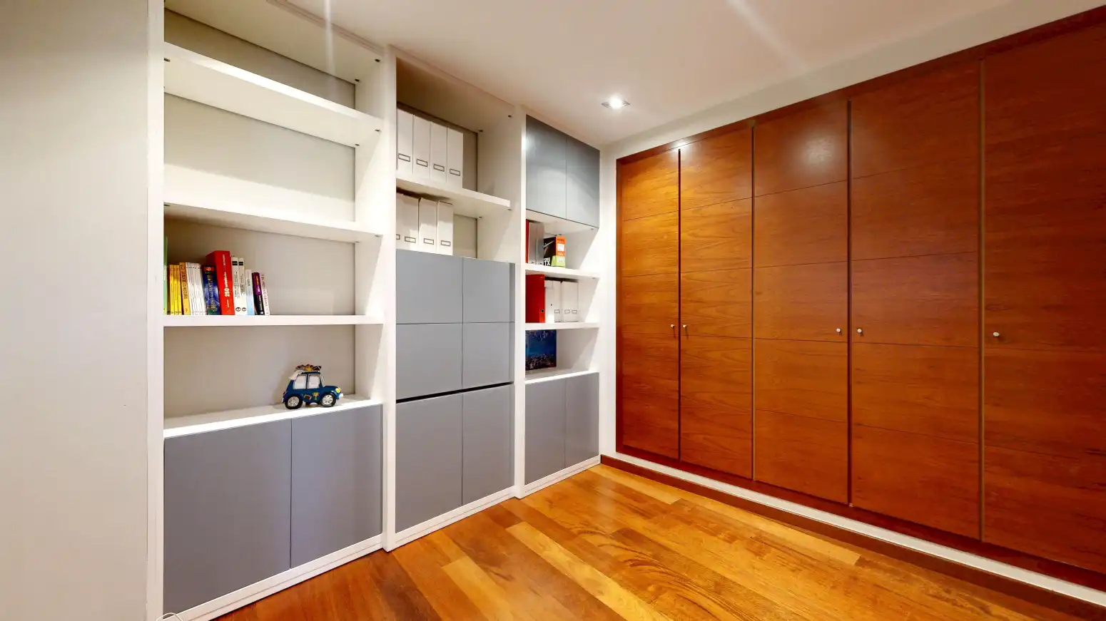 Flat for rent in Mislata  with Air Conditioner, Parquet flooring and Storage room