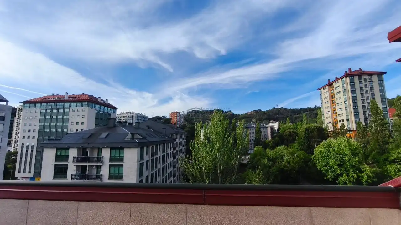 Vista exterior de Pis de lloguer en Ourense Capital  amb Calefacció, Parquet i Terrassa
