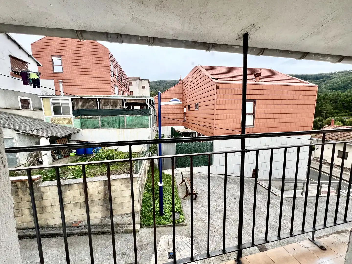 Vista exterior de Pis en venda en Etxebarri amb Balcó