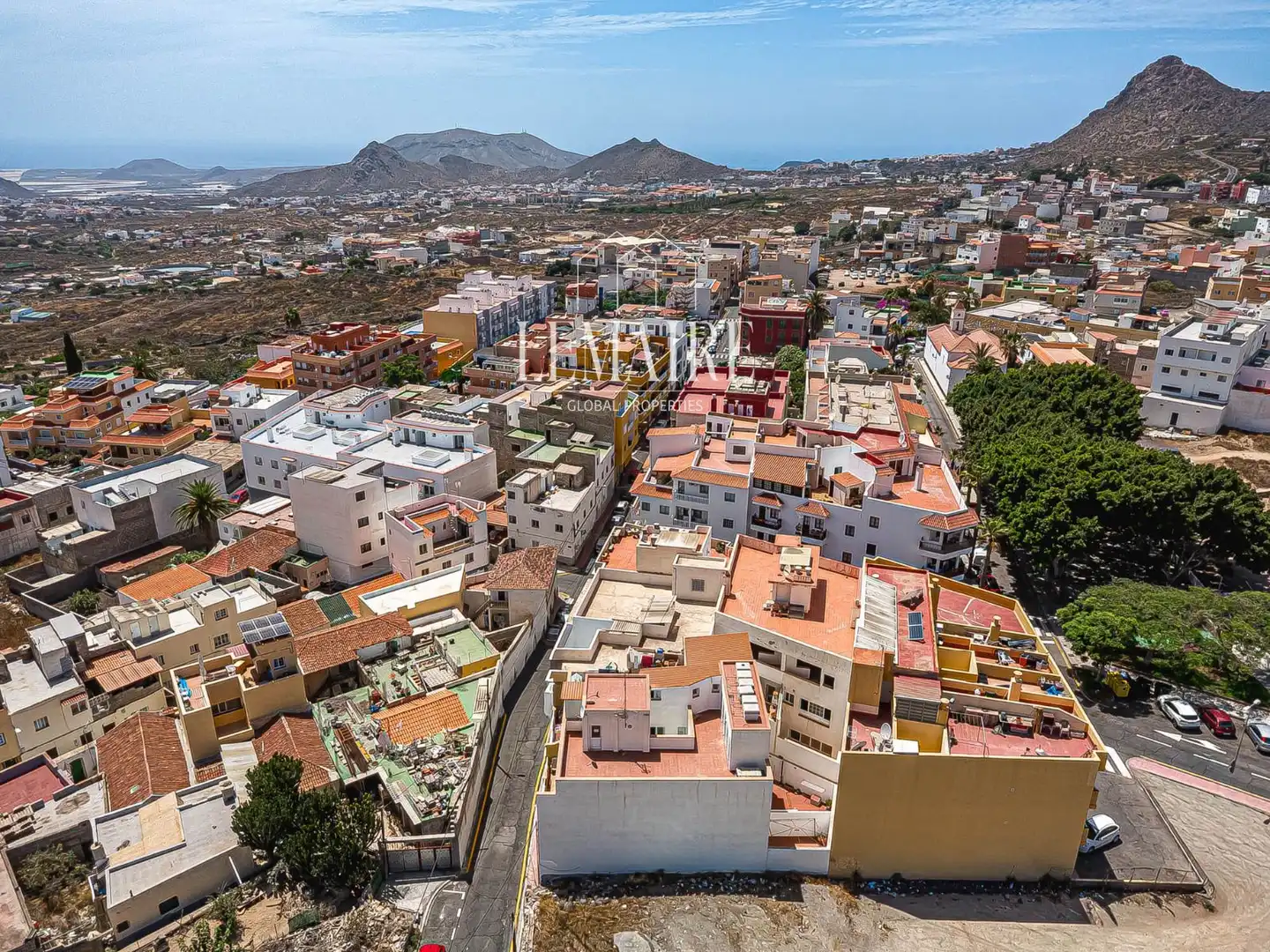 Vista exterior de Piso en venta en Arona con Terraza y Amueblado