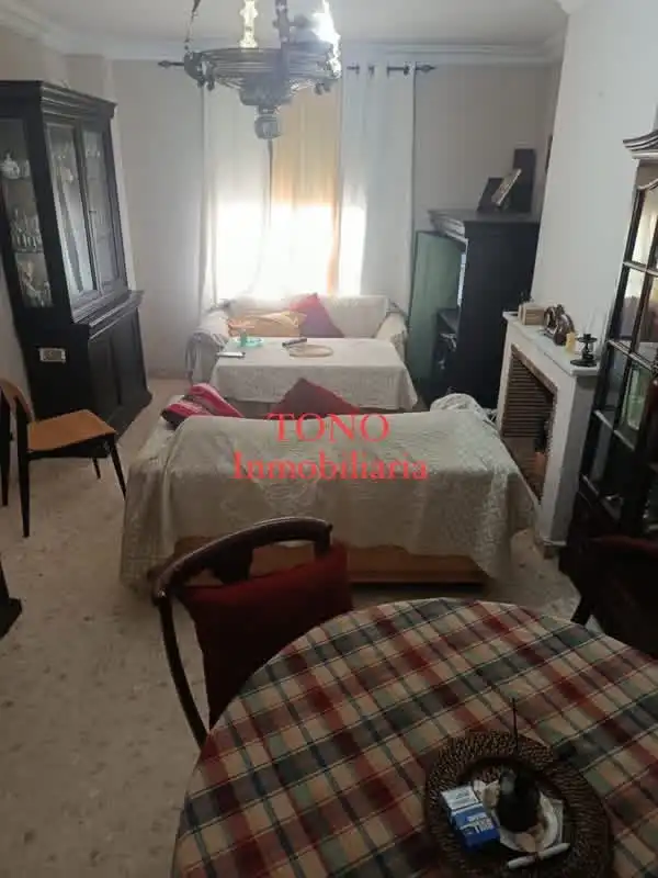 Maison mitoyenne avec balcon à vendre à Écija