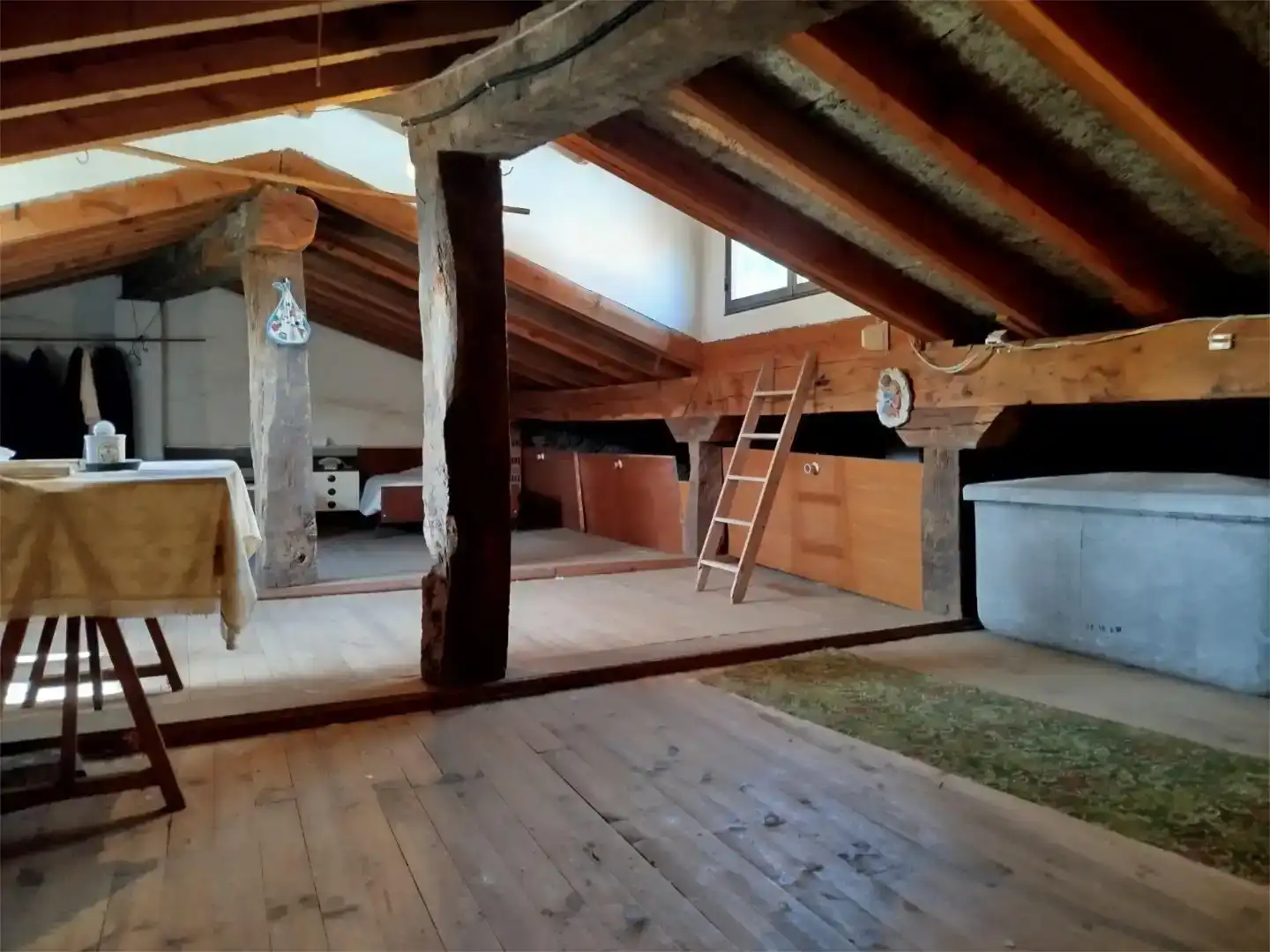 Casa adosada en venda en Los Corrales de Buelna  amb Balcó
