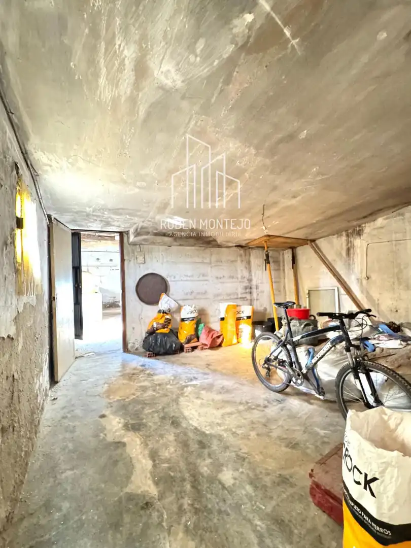 Local en venta en Gomecello con Terraza