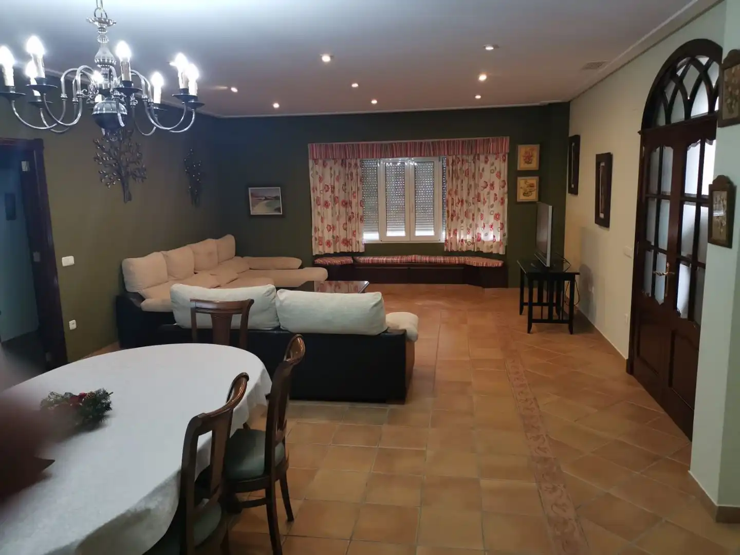 Sala d'estar de Casa o xalet en venda en Chiclana de la Frontera amb Aire condicionat, Calefacció i Jardí privat
