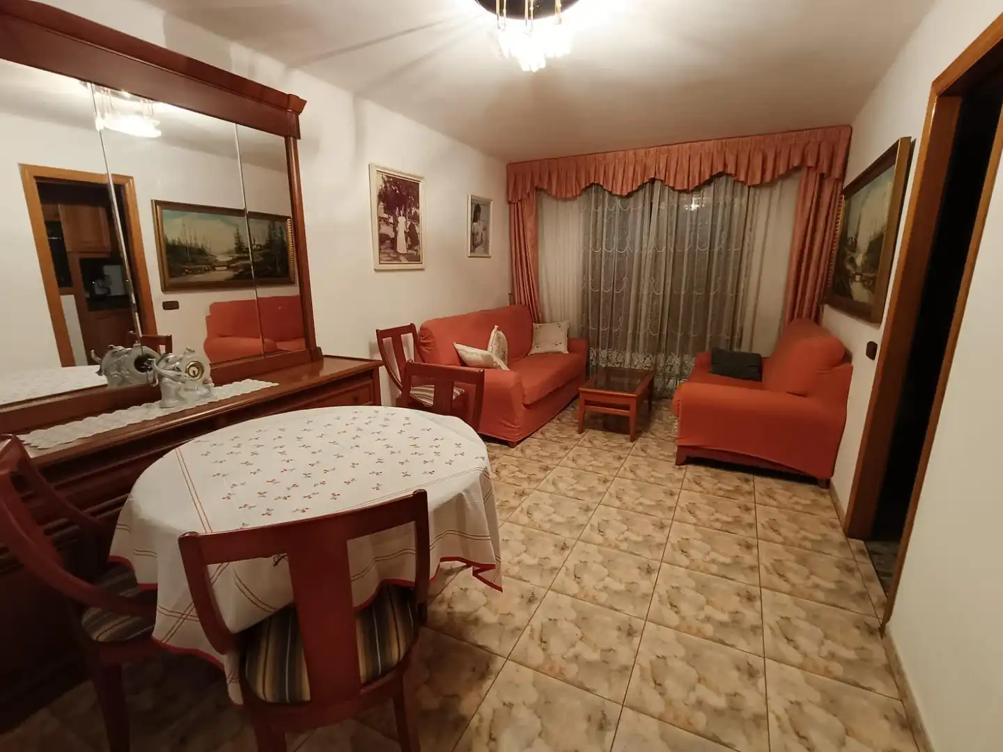 Sala de estar de Casa adosada en venta en Mataró con Calefacción, Terraza y Trastero