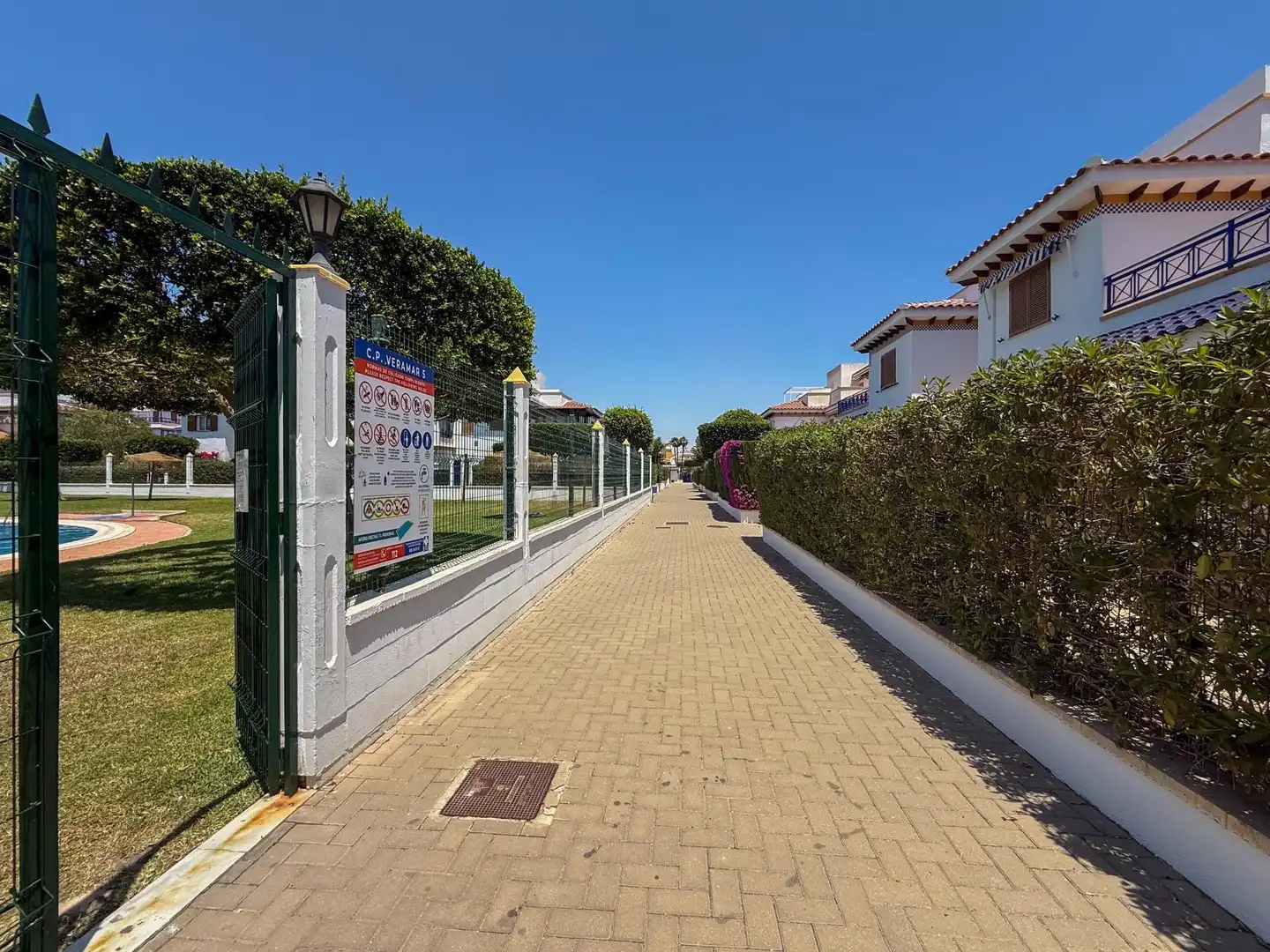 Vista exterior de Planta baixa en venda en Vera amb Moblat i Piscina comunitària