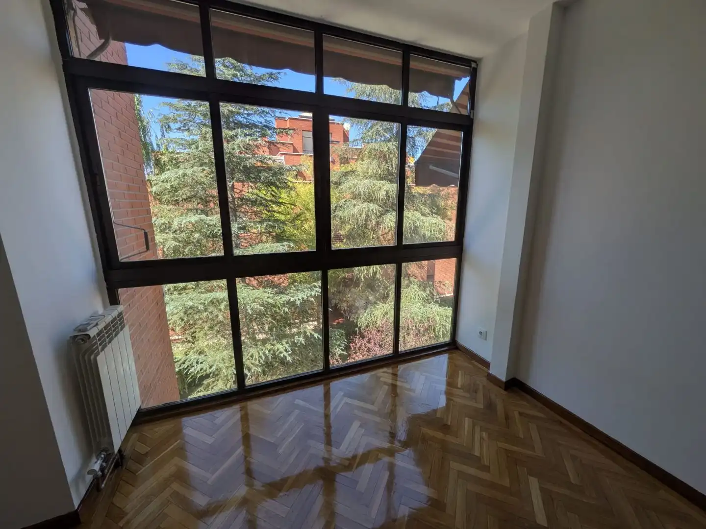 Schlafzimmer von Wohnung zur Miete in Madrid mit Klimaanlage, Heizung und Parkett