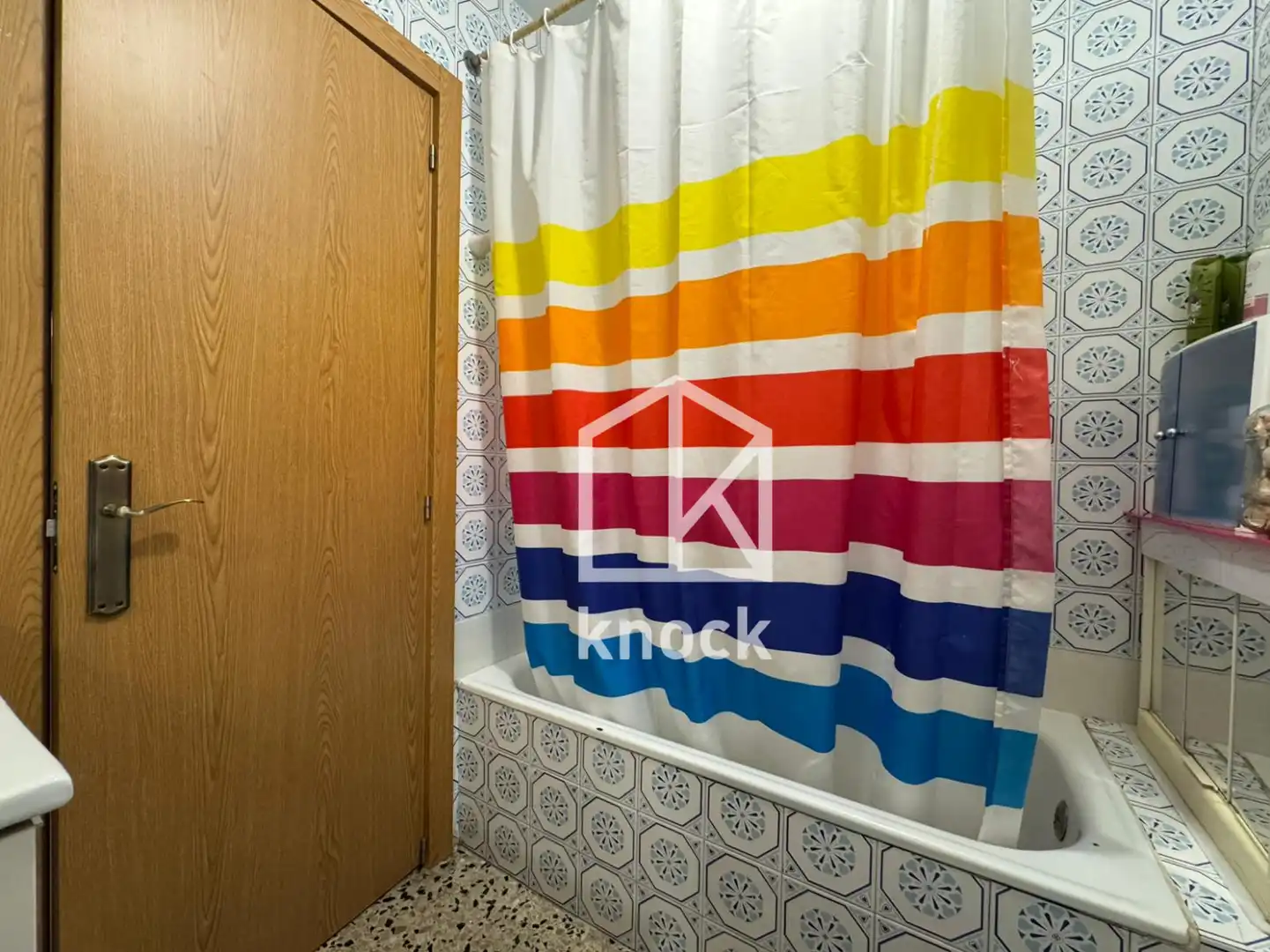 Baño de Piso en venta en Gijón  con Balcón