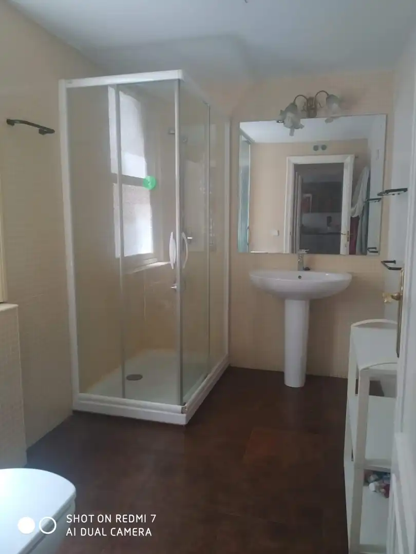 Bathroom of Flat for rent in Salamanca  with Heating, Furnished and Balcony