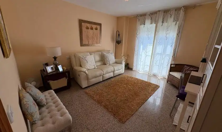 Sala d'estar de Casa adosada en venda en Níjar amb Aire condicionat i Moblat