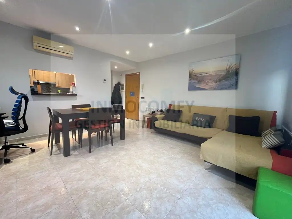 Sala d'estar de Pis en venda en La Bisbal d'Empordà